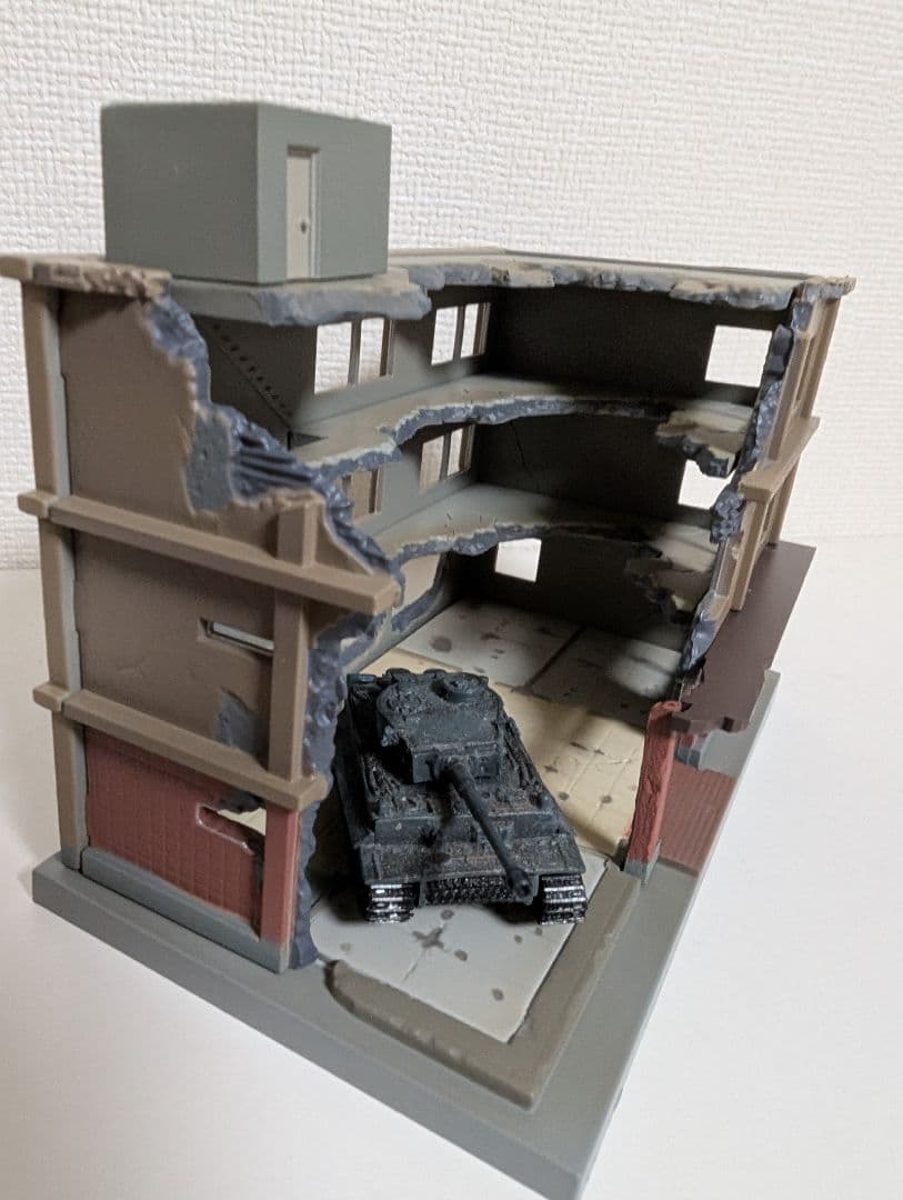 1/144　タイガーⅠ + 廃墟ビル