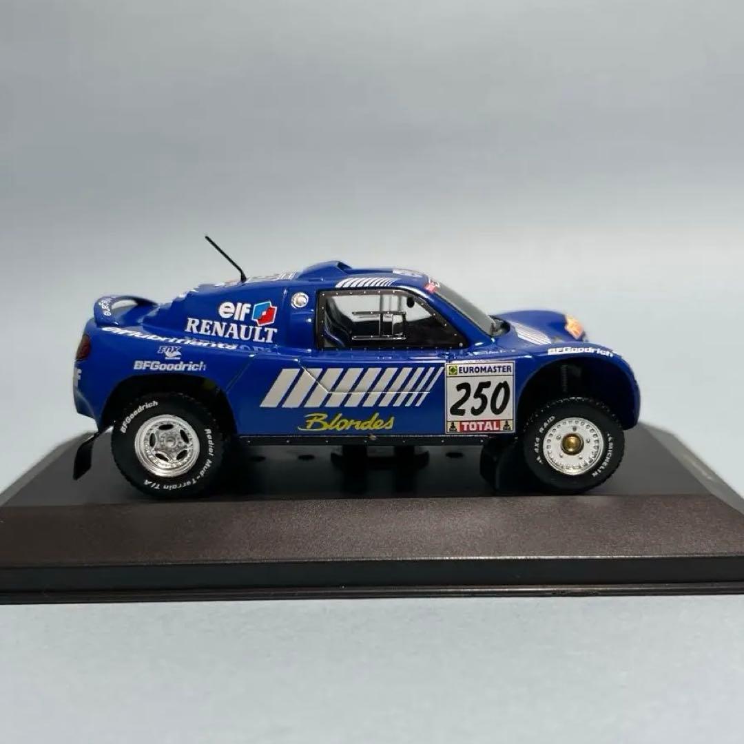 ixo•1/43•シュレッサー ルノー メガーヌ•パリダカ2000優勝車