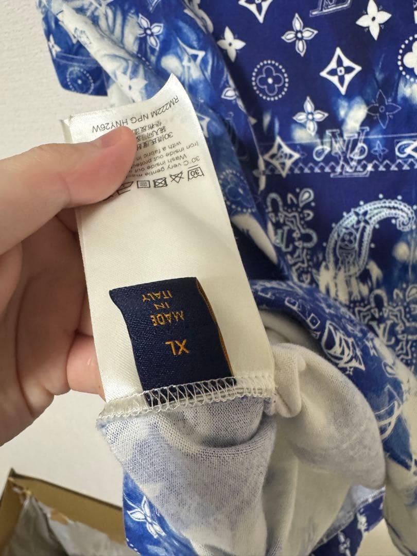 ルイヴィトン バンダナモノグラム Tシャツ 白 青 メンズ XL