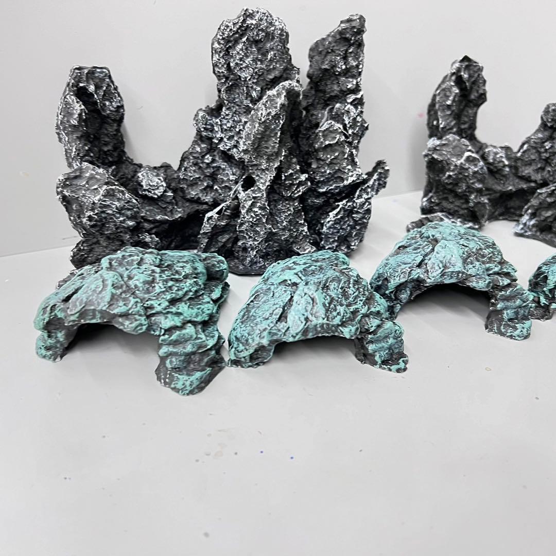 両爬工房 爬虫類 シェルター Mサイズ 隠れ家 ゴジラ　ジオラマ