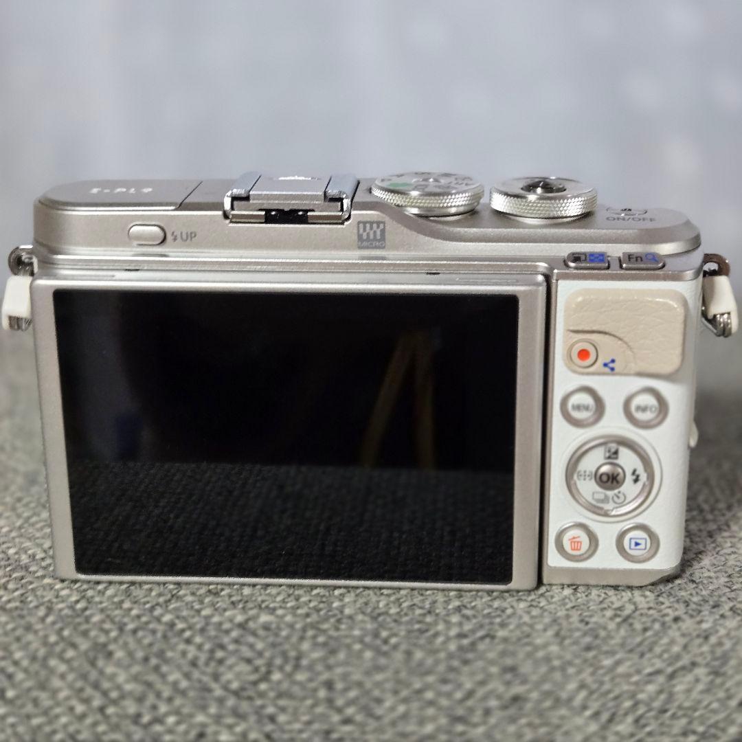 OLYMPUS PEN E-PL9ホワイト ミラーレスカメラ