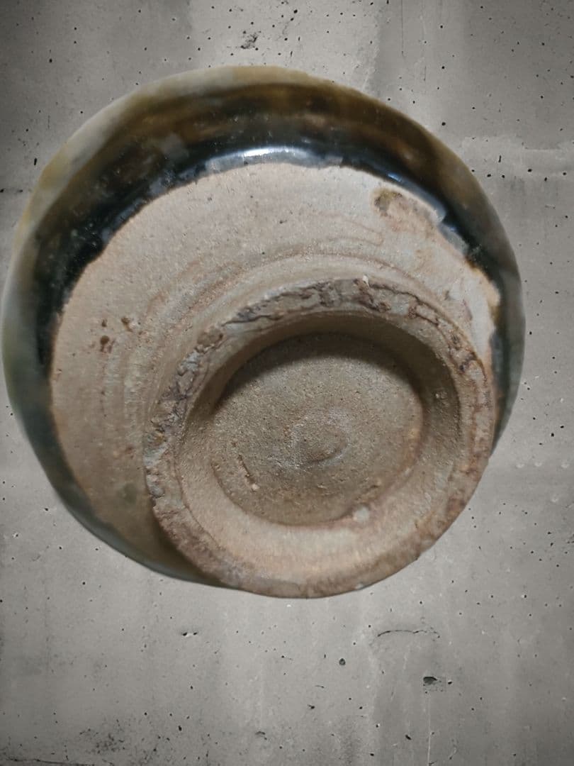 尾呂焼茶碗　江戸時代　瀬戸　鉄釉　黒褐釉　時代物　骨董