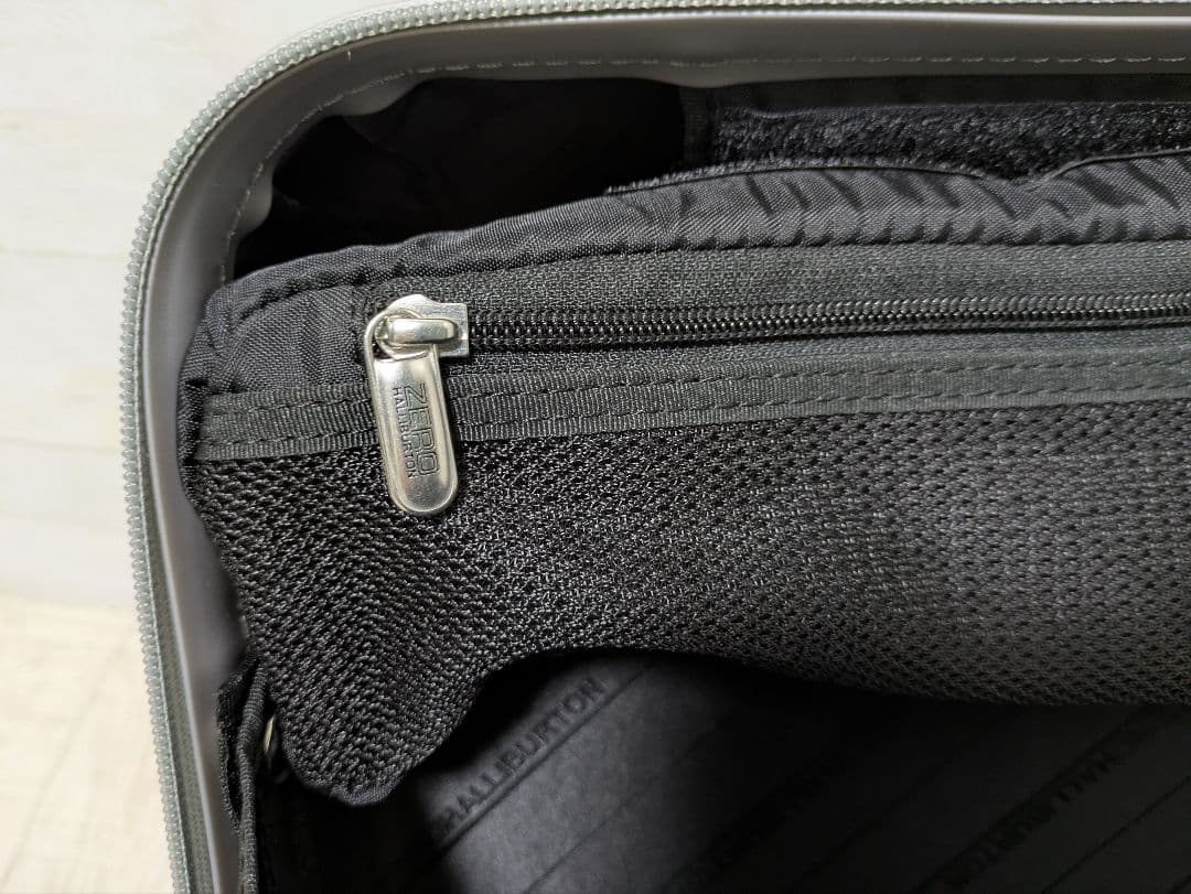 無骨でかっこいい！ゼロハリバートン　アルミキャリーケース