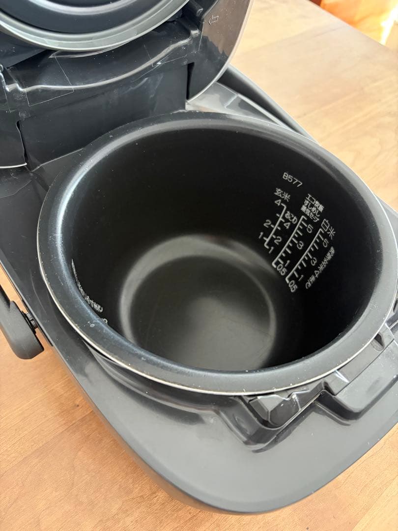 5.5合炊　炊飯器 NW-PT10 黒 炎舞炊き　象印