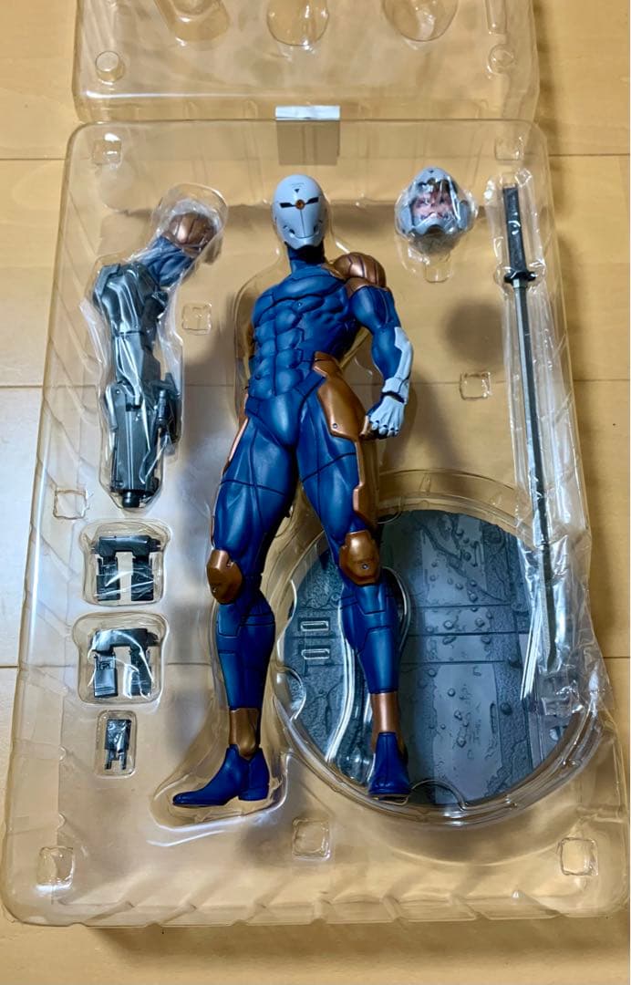 GECCO l Gear Solid サイボーグ忍者 1/6 スタチュー