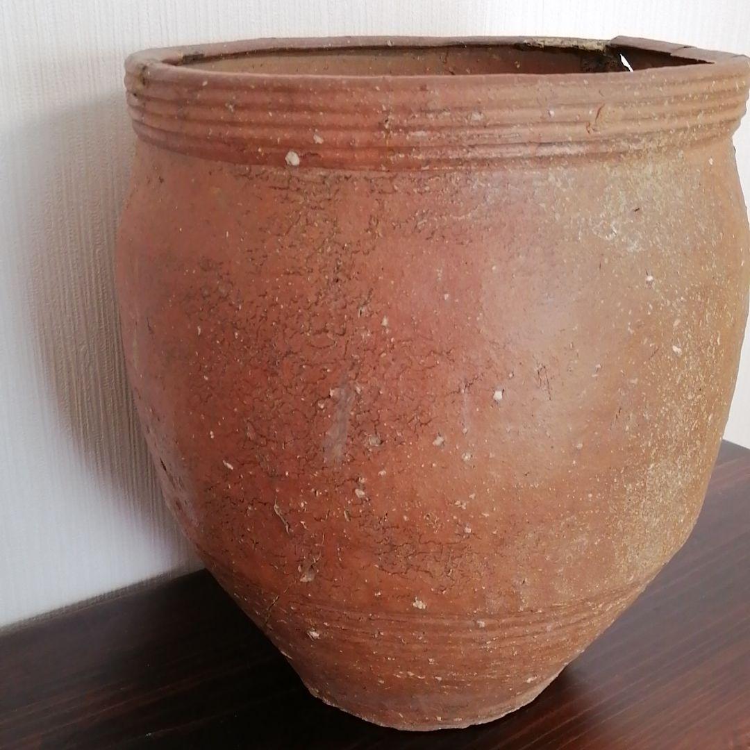 ㉛古信楽の壺　壺は景色　古信楽独特の土肌。　壺