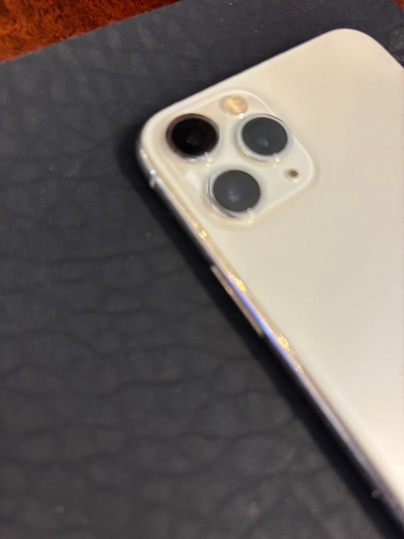 携帯電話本体 iPhone11pro 64g