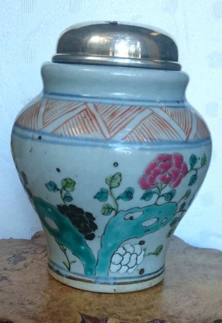 (明～清朝初期) 色絵小壺 純銀火舎