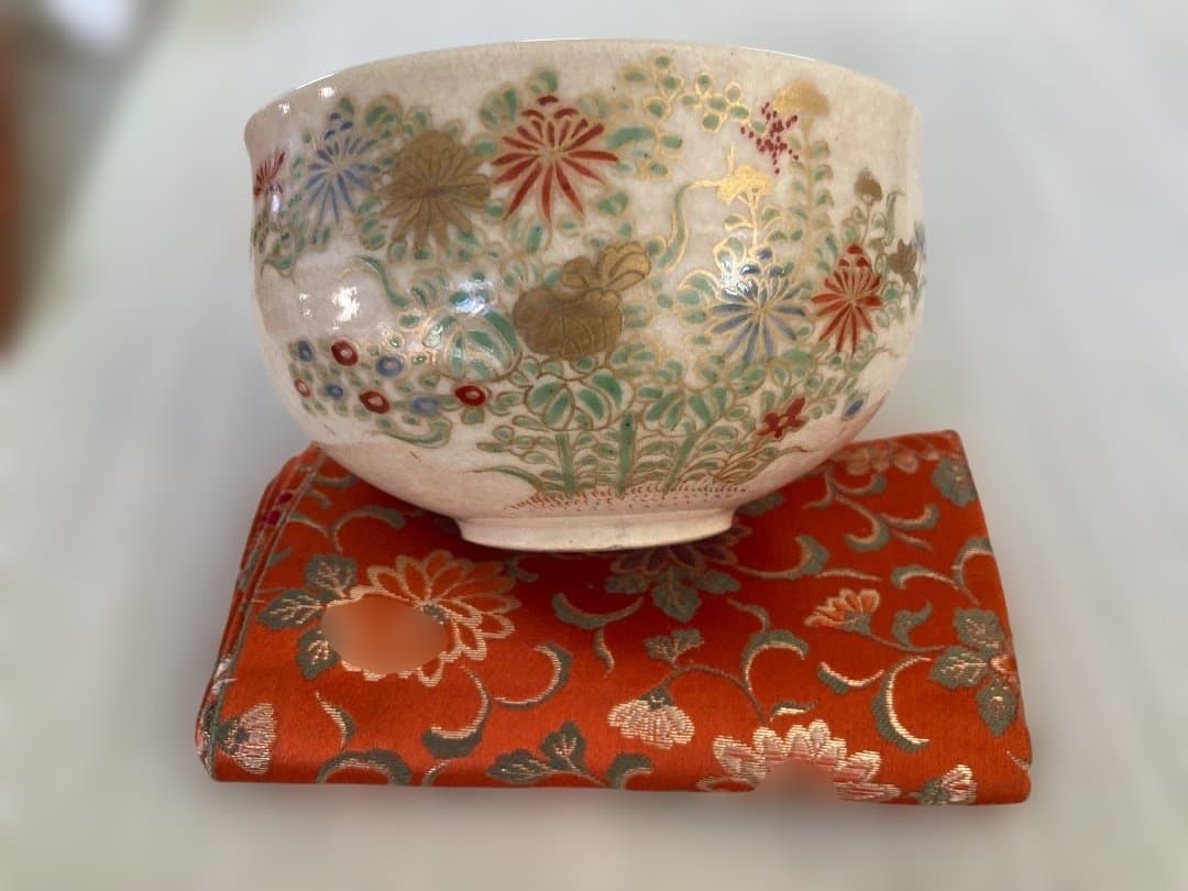 京薩摩 花柄手描き抹茶茶碗