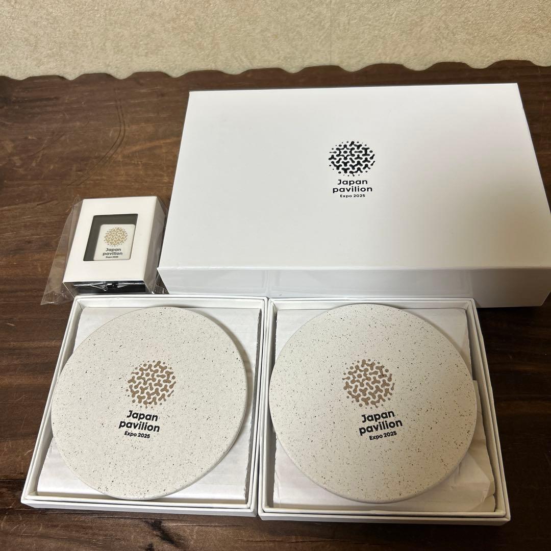 EXPO大阪・関西万博2025 VIP ピンバッジ　コースター　ポーチ　4点