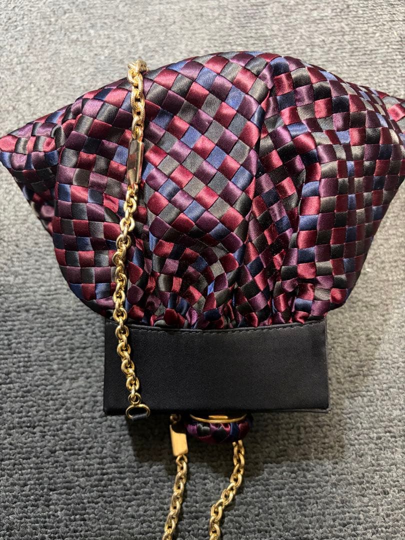 ボッテガヴェネタ イントレチャート　がま口チェーンショルダーバッグ