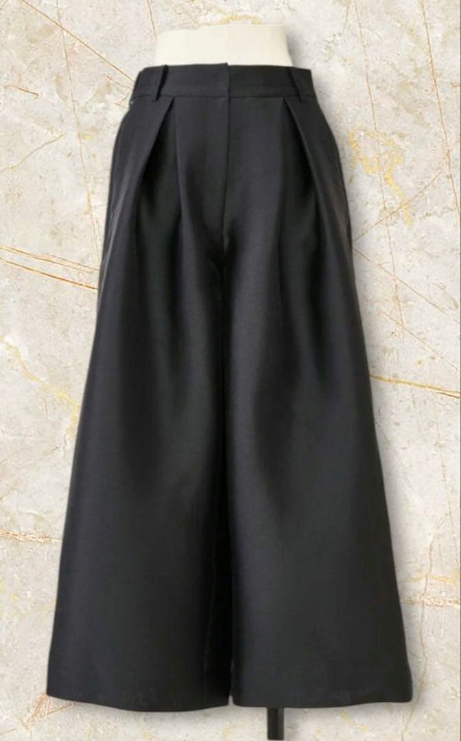 新品タグ付き★heve サテンフレアガウチョパンツ　ブラック36