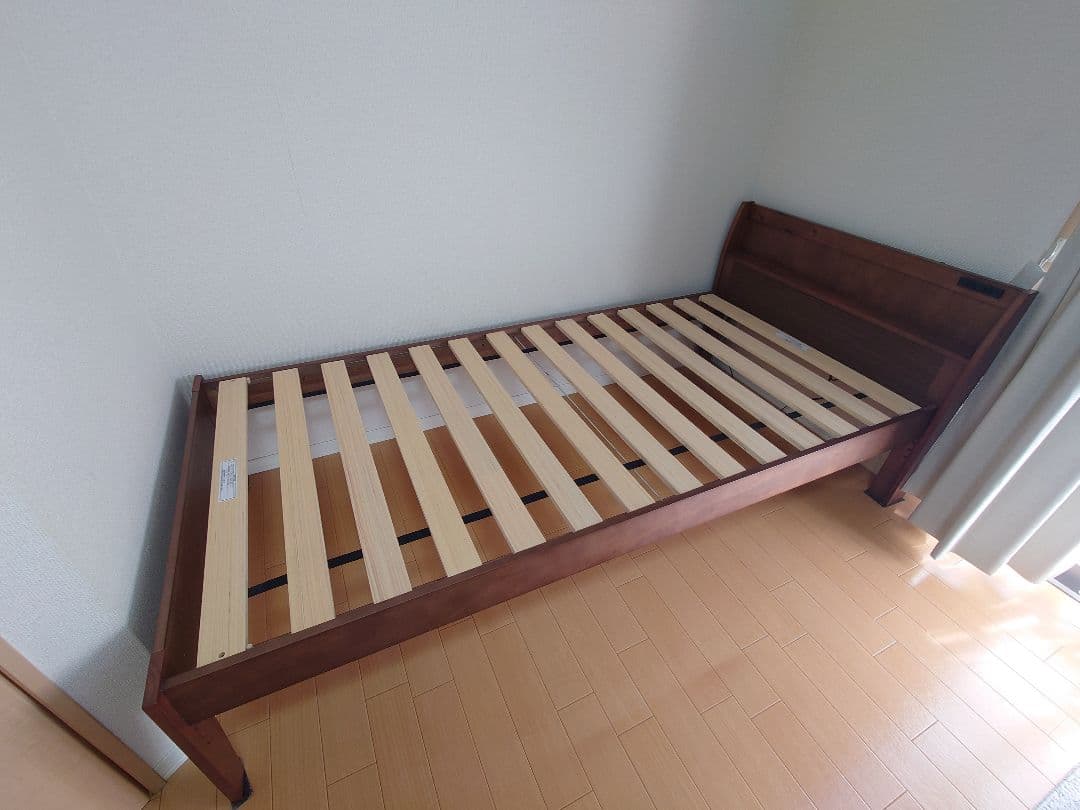 ニトリ　木製シングルベッドフレーム＋マットレス