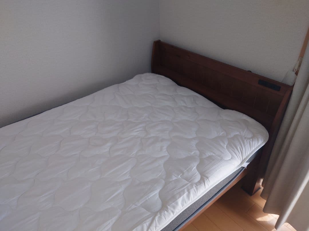 ニトリ　木製シングルベッドフレーム＋マットレス