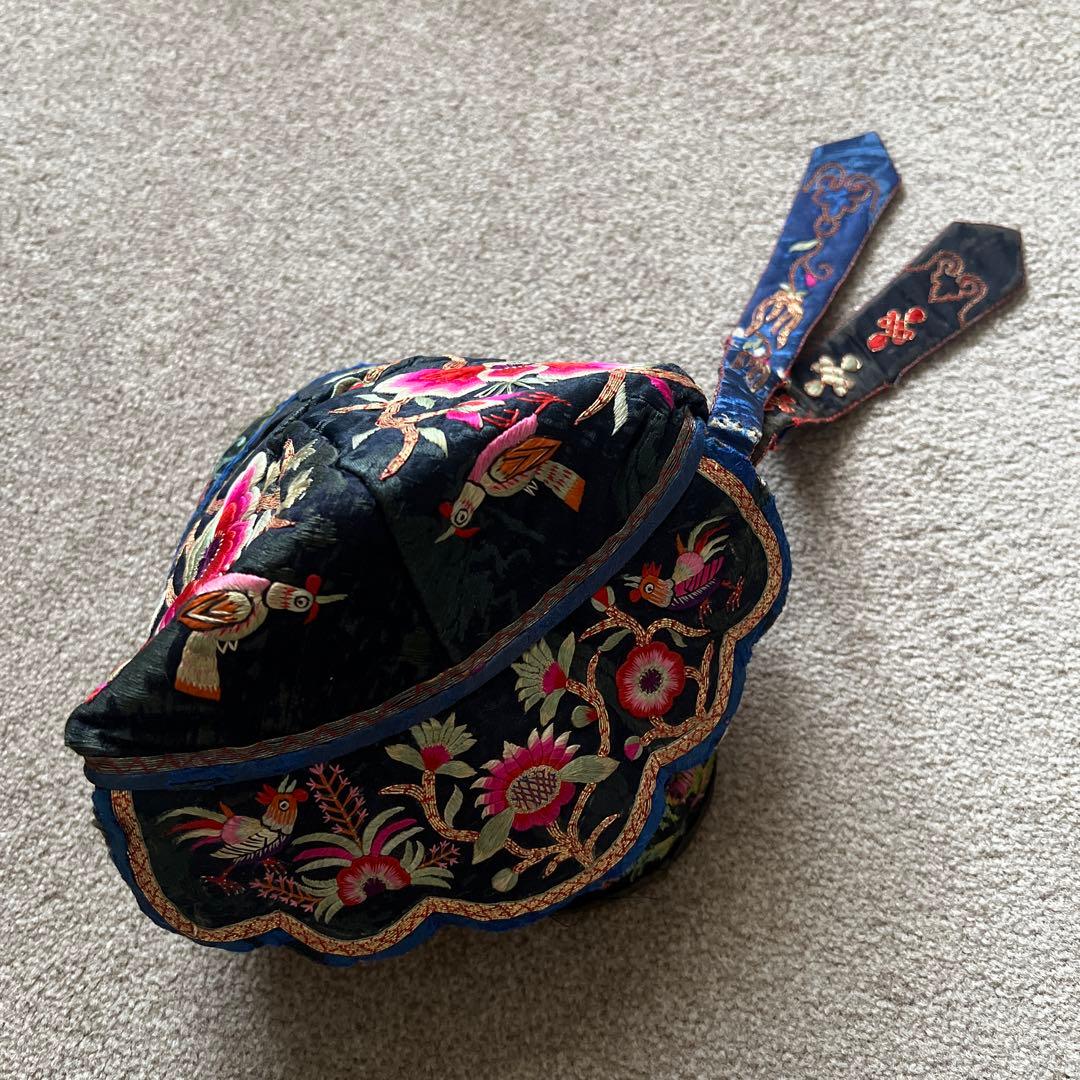 中国　1900年代初期　アンティーク　子供用帽子　インテリア　刺繍　古美術