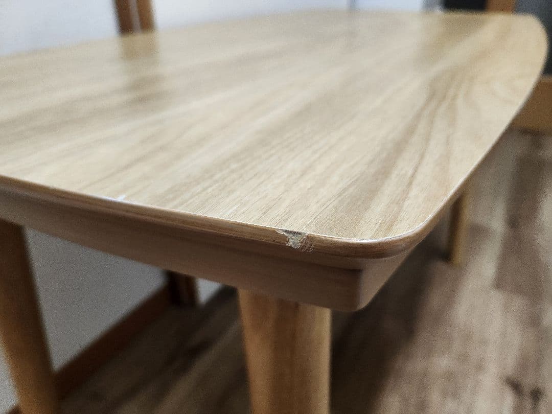 高さが変えられるこたつテーブル　フラットヒーター