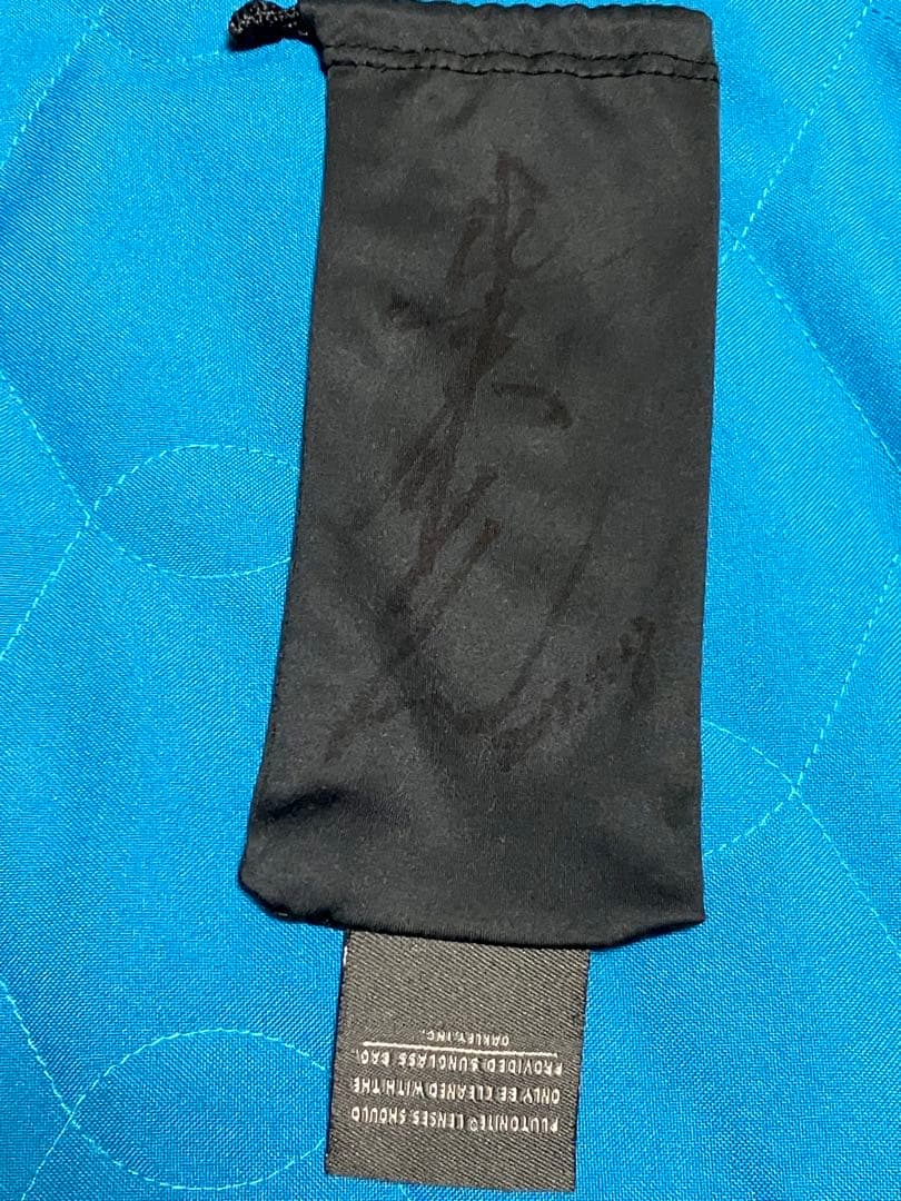 ●柴田恭兵サイン入りサングラスケースとサングラス● あぶない刑事