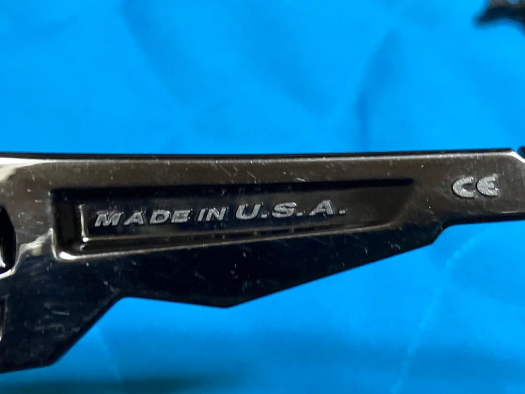 ●柴田恭兵サイン入りサングラスケースとサングラス● あぶない刑事