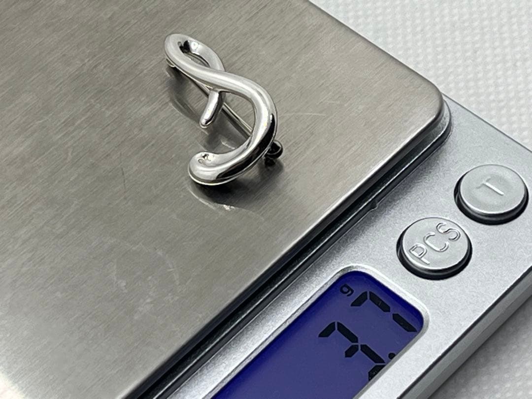 h146 希少　美品　ティファニー　アルファベット「S」イニシャル「s」ブローチ