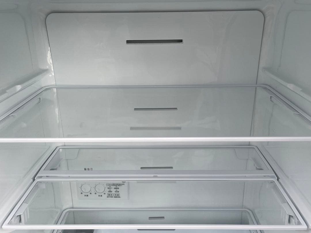 使用1年未満　東芝3ドア冷蔵庫　GR-V33SC　326L　2024年製