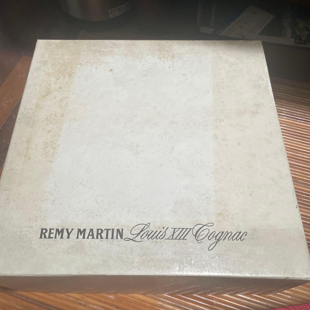 未開栓　古酒 レミーマルタン ルイ13世 箱あり　栓あり　箱に染み有り