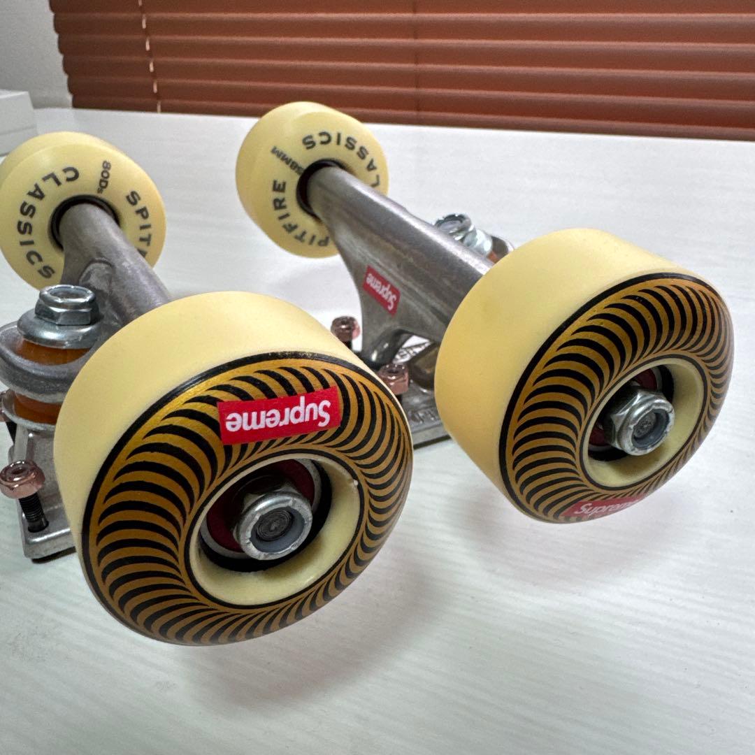 Supreme Independent スケートボード トラック