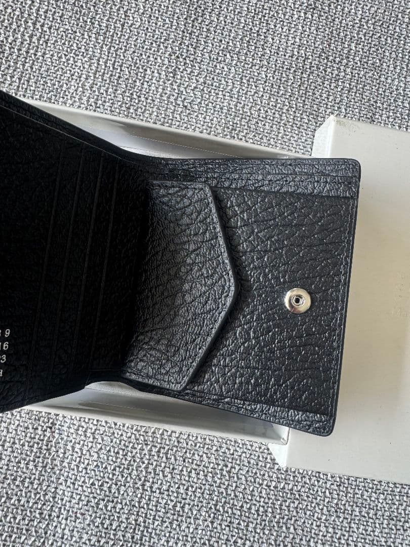 Maison Margiela ブラックレザー三つ折り財布