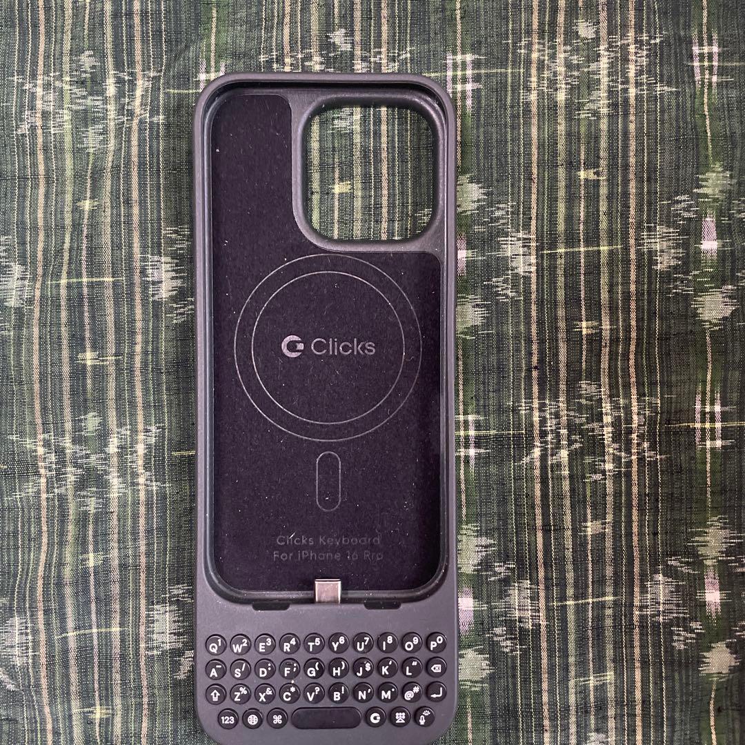 Clicks キーボード付き iPhone16Pro用ケース