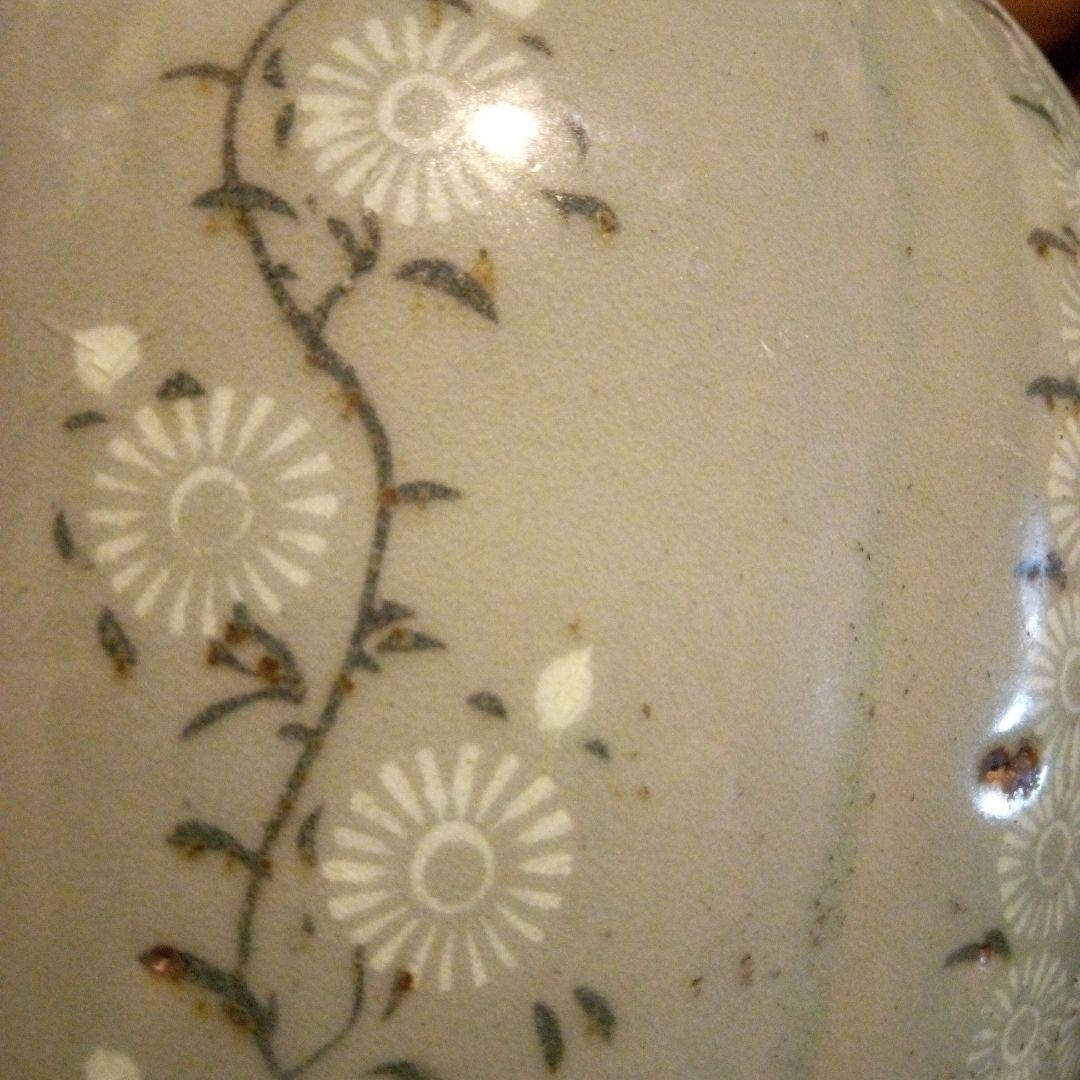 高麗青磁　灰色の花模様陶器壺