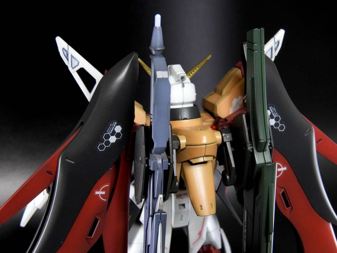 モ*コ様 HGCE デスティニーガンダム (ハイネ専用機) / ガンプラ 完成品
