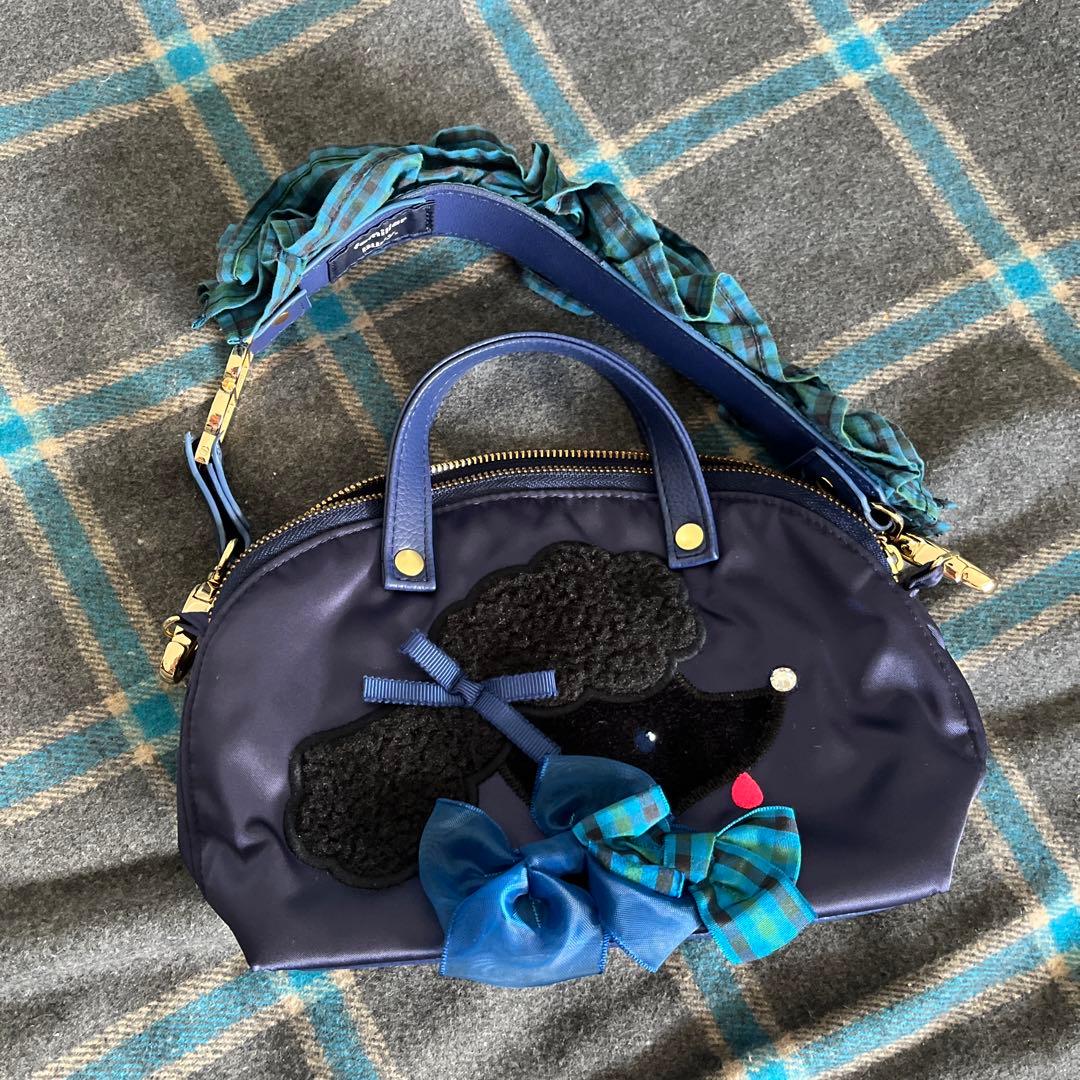 familiar bibiy バッグ　ハンドストラップ付き