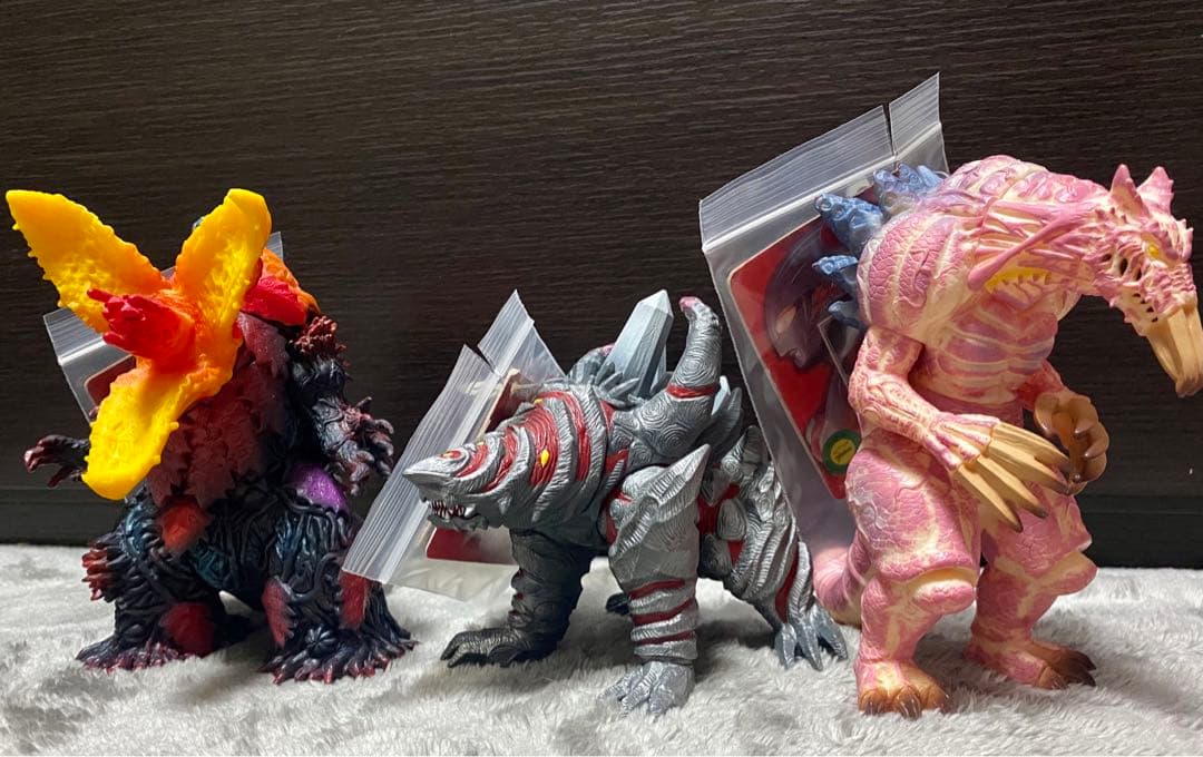 【タグ付き】ウルトラ怪獣シリーズ2004 ノスフェル　ラフレイア　ゴルゴレム