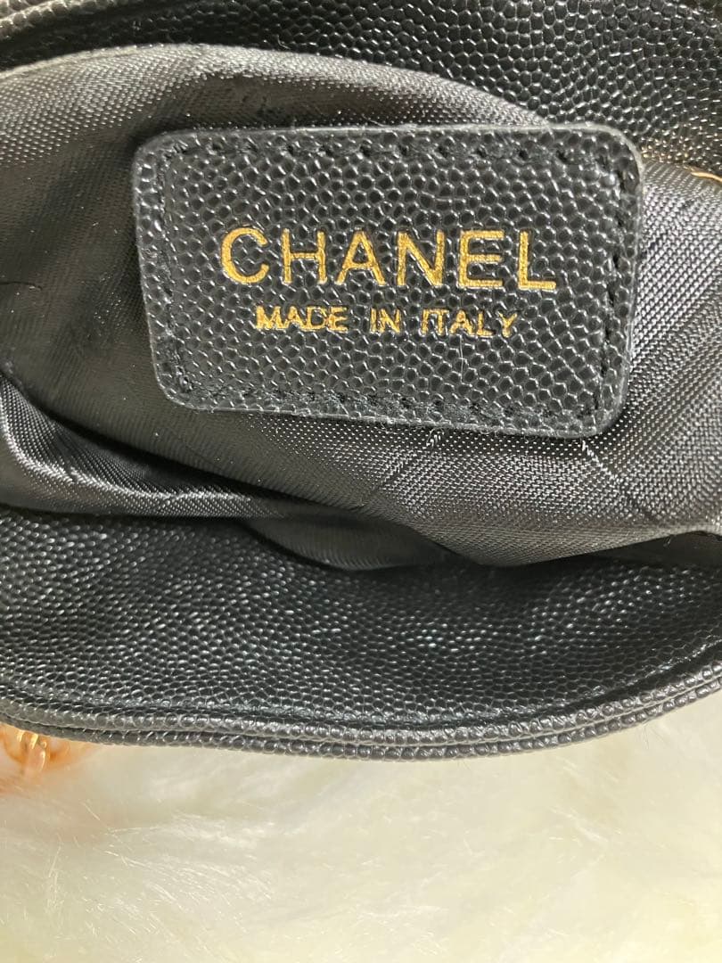 CHANEL ブラック キルティング ミニバッグ