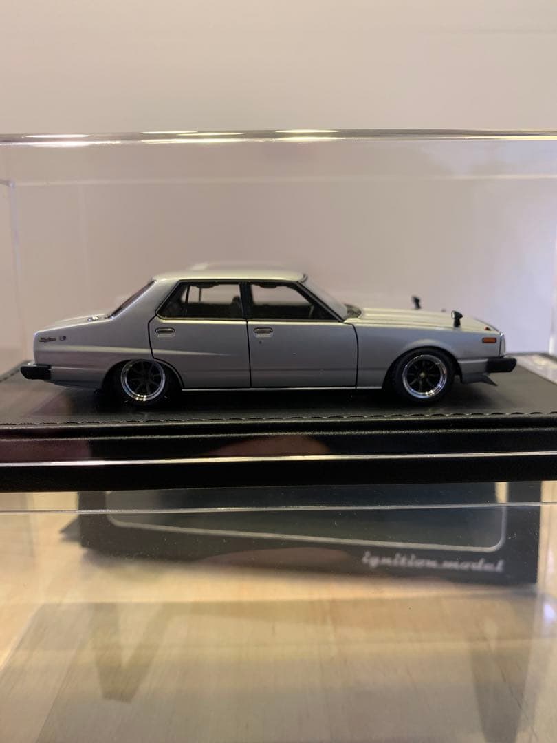 イグニッションモデル　1/43 スカイライン GT-EL (C211) シルバー