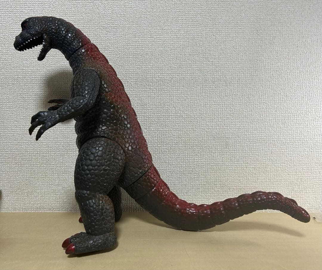 怪獣フィギュア　マイナーソフビ人形　ゴジラ風　2体　レア