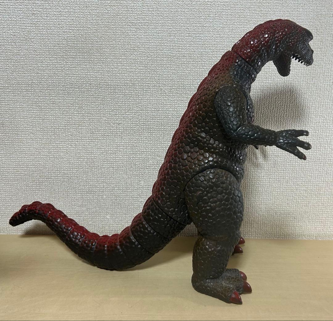 怪獣フィギュア　マイナーソフビ人形　ゴジラ風　2体　レア