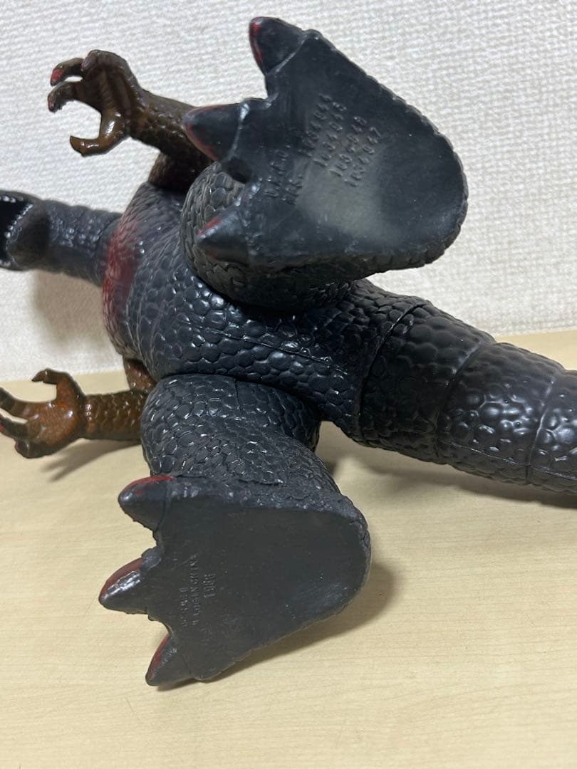 怪獣フィギュア　マイナーソフビ人形　ゴジラ風　2体　レア