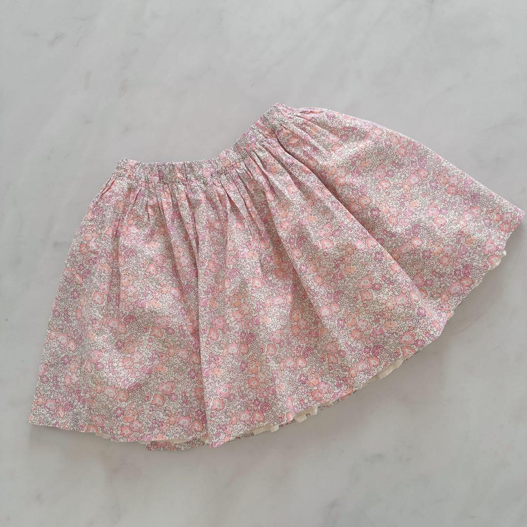 よっこ　6A ミシェル　スカートとニット