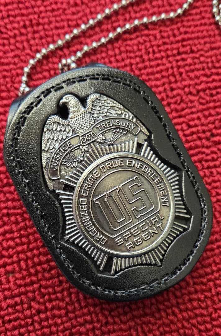 米国ポリスバッジ【DEA特別組織犯罪対策班】ストロング社製専用バッジホルダー付