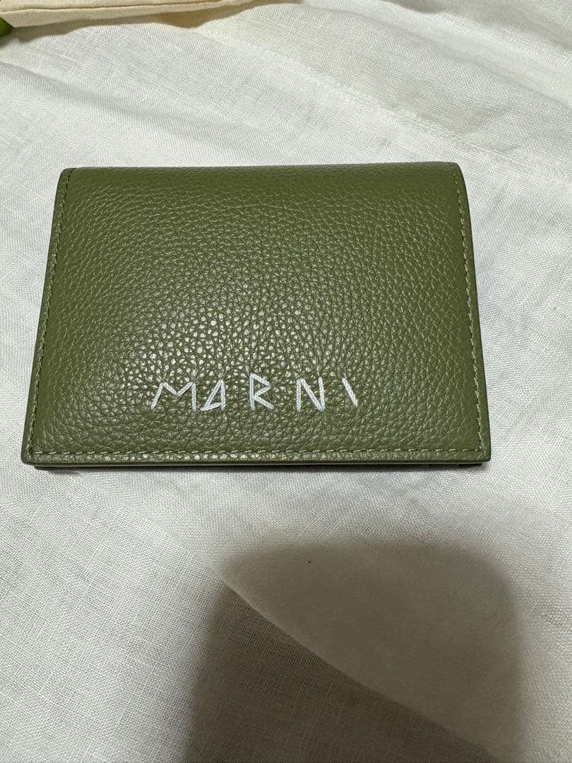 m*様 MARNI オリーブグリーン 二つ折り財布