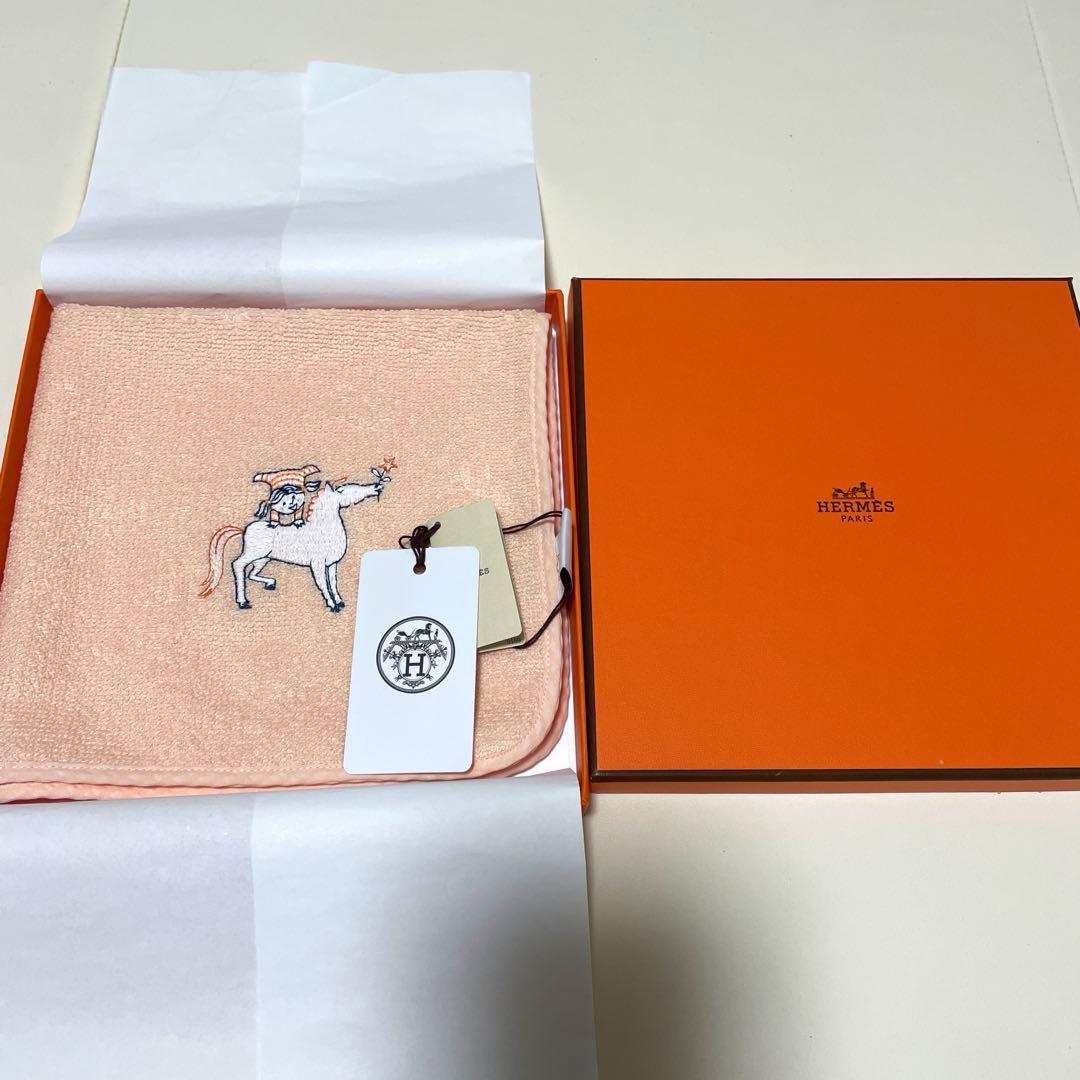 HERMES タオルハンカチ 馬と子供の刺繍