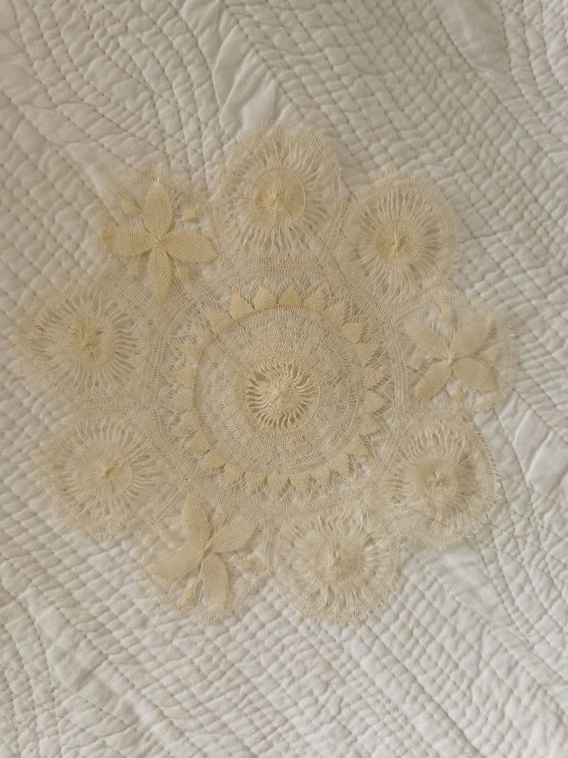アンティーク テネリフレース 超極細糸 向日葵と太陽と花 アイボリー線状ドイリー
