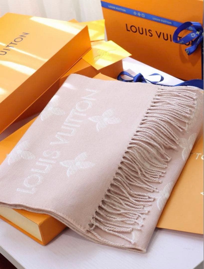 Louis Vuitton マフラー ・LV エセンシャル シャイン