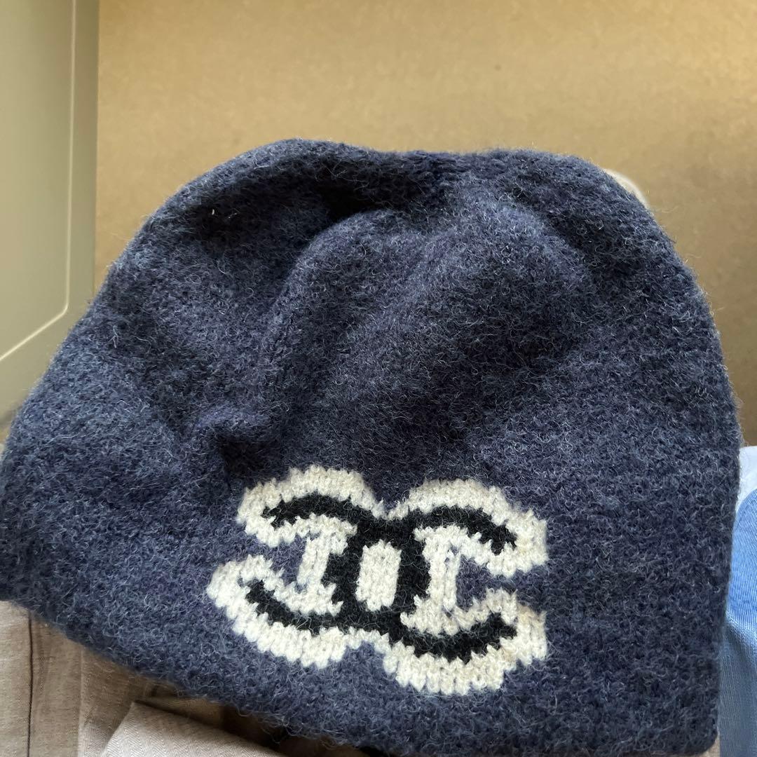 シャネルのノベルティニットキャップ