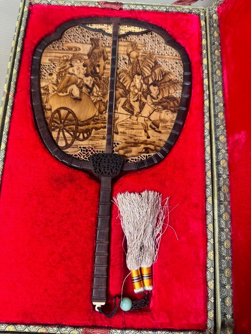 2268 中国美術 唐木造 白檀透彫刻 翡翠 軍配型硯屏 団扇　唐物　時代物