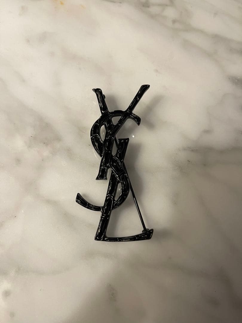 【美品】クロコブローチ　サンローラン　黒