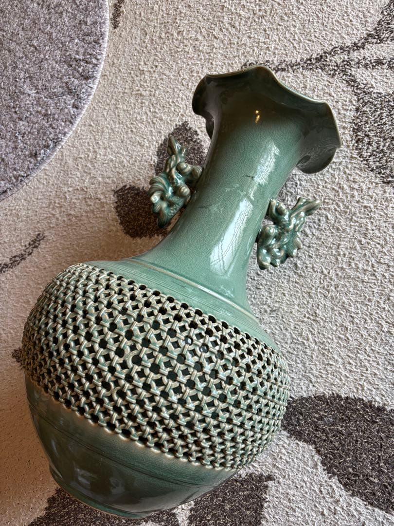 高麗青磁　花瓶　置き飾りアンティーク