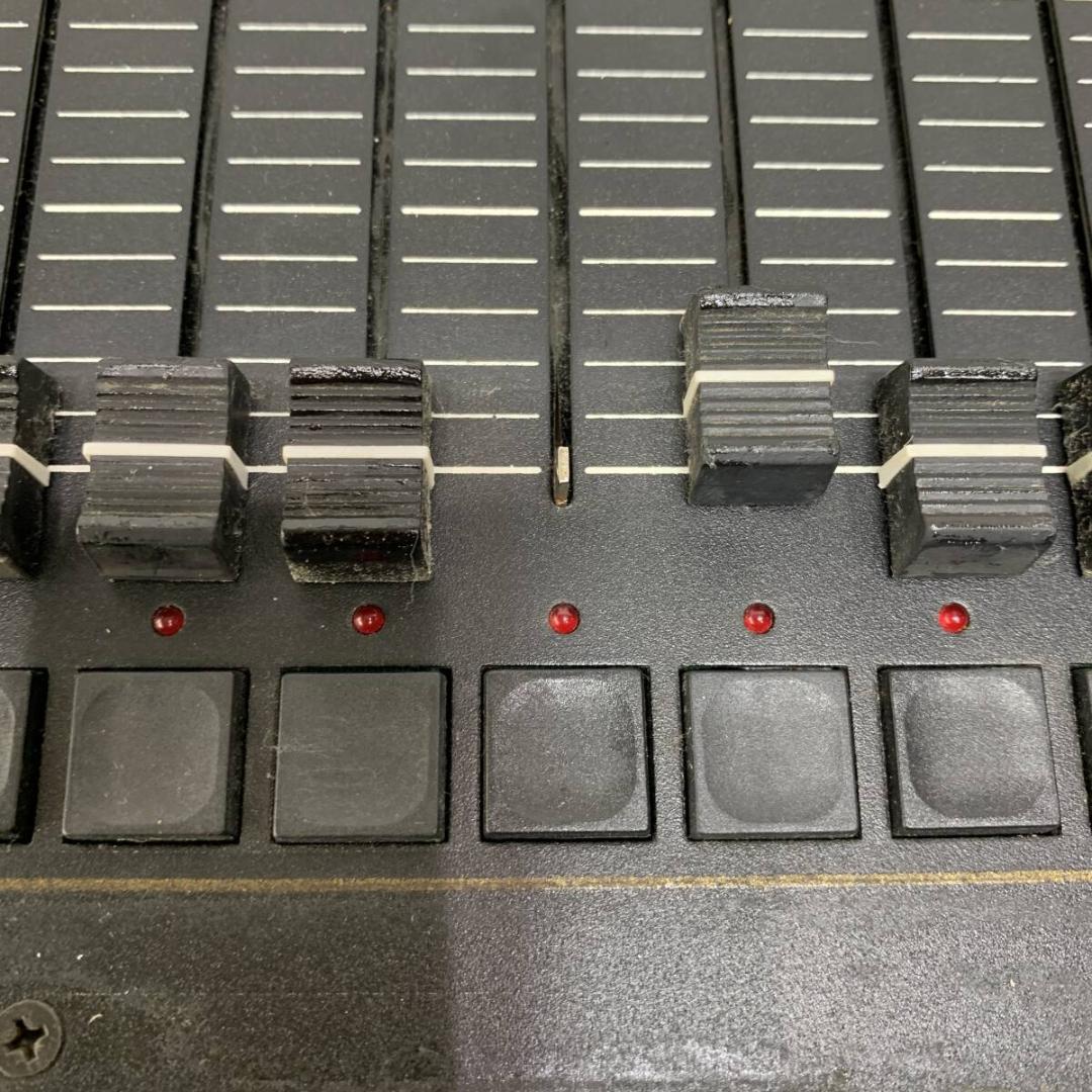 LEVITON MC7532　照明制御器　DMXコントローラー　XZ3948