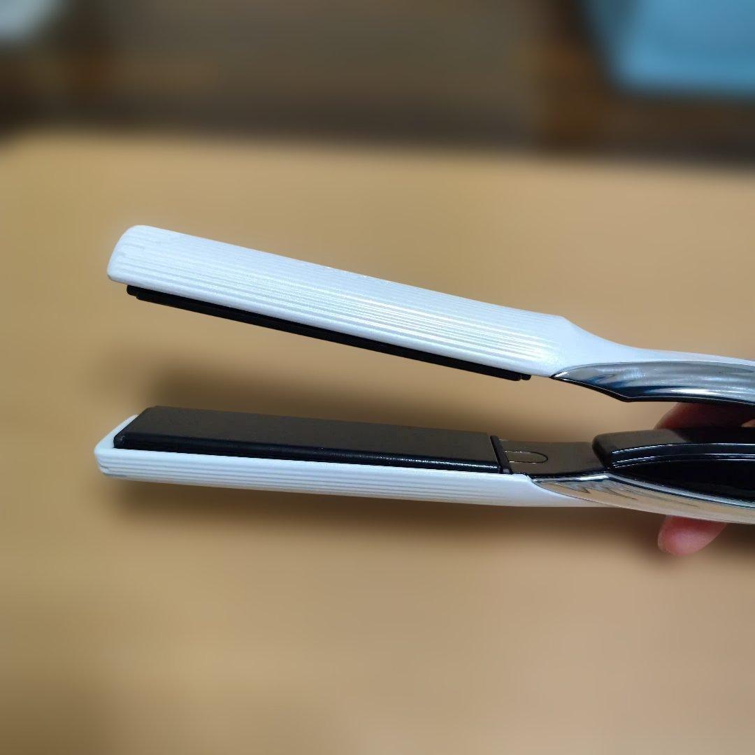 リファ　ビューテック ストレートアイロン ホワイト　美品