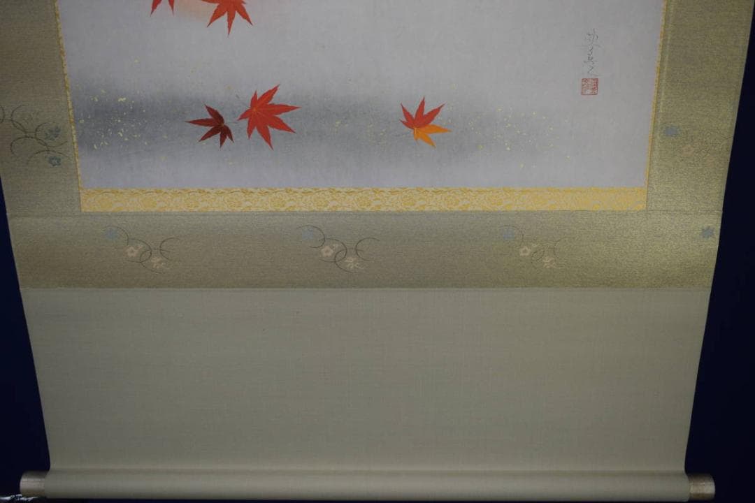 真作/小山田典彦/紅葉小禽図/金泥/桐共箱太巻箱付/布袋屋掛軸HI-278